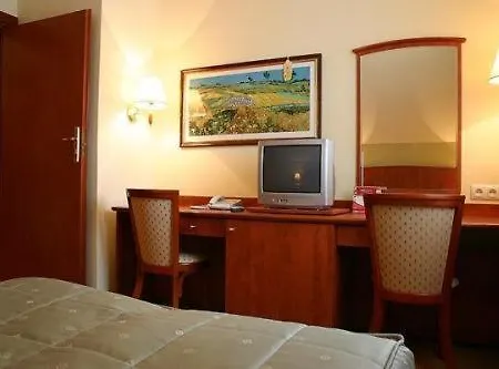 Frankfurt Otel 3*